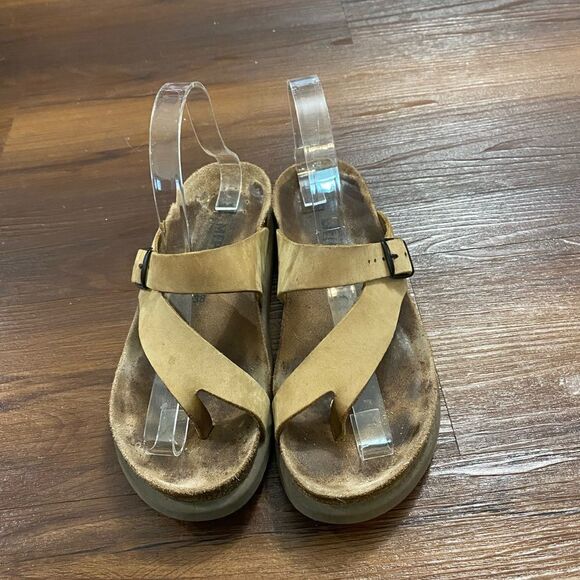 MEPHISTO 'Helen' Sandal  - Picture 1 of 11